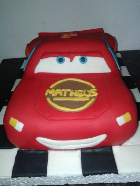 Gonçalves Bolos e Cia Catanduva - Bolo temático Carros 🎂🚘 Encomende o  seu pelo telefone: 3523-5158 (WhatsApp)